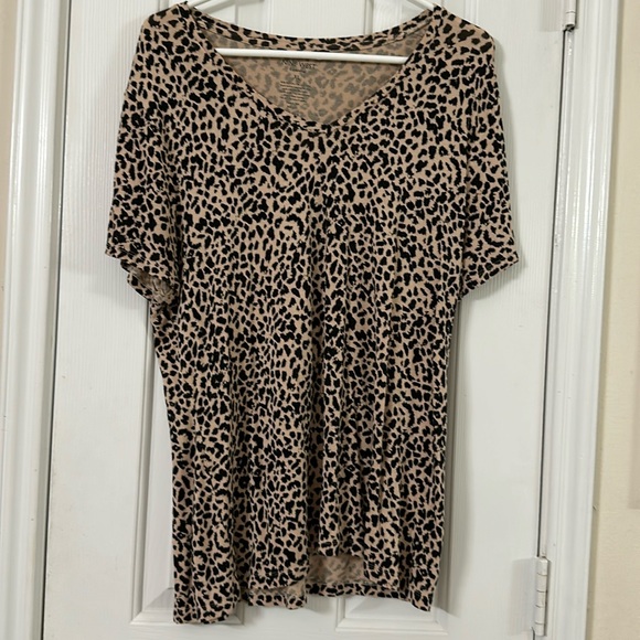 Nine West Cheetah Print t shirt, size XL - Picture 1 of 3